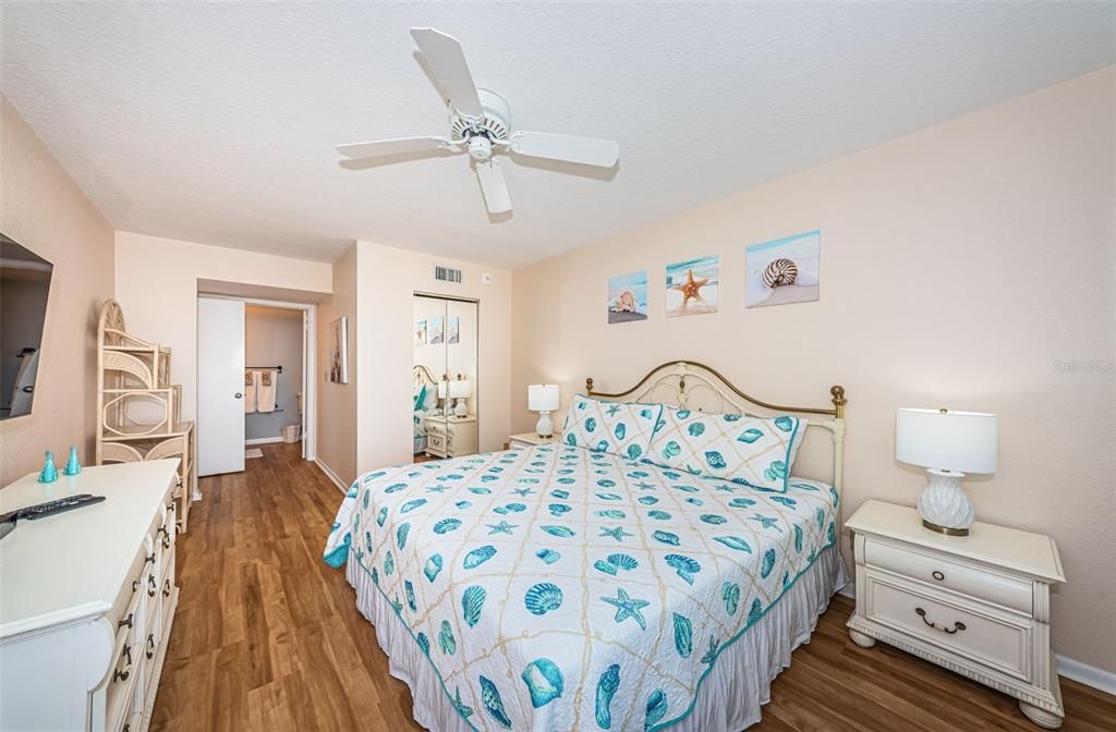 出租: $2,500 (2 贝兹, 2 浴室, 1150 平方英尺)