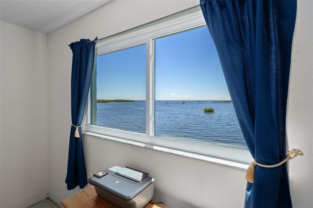 На продажу: $220,000 (2 спален, 2 ванн, 1025 Квадратных фут)