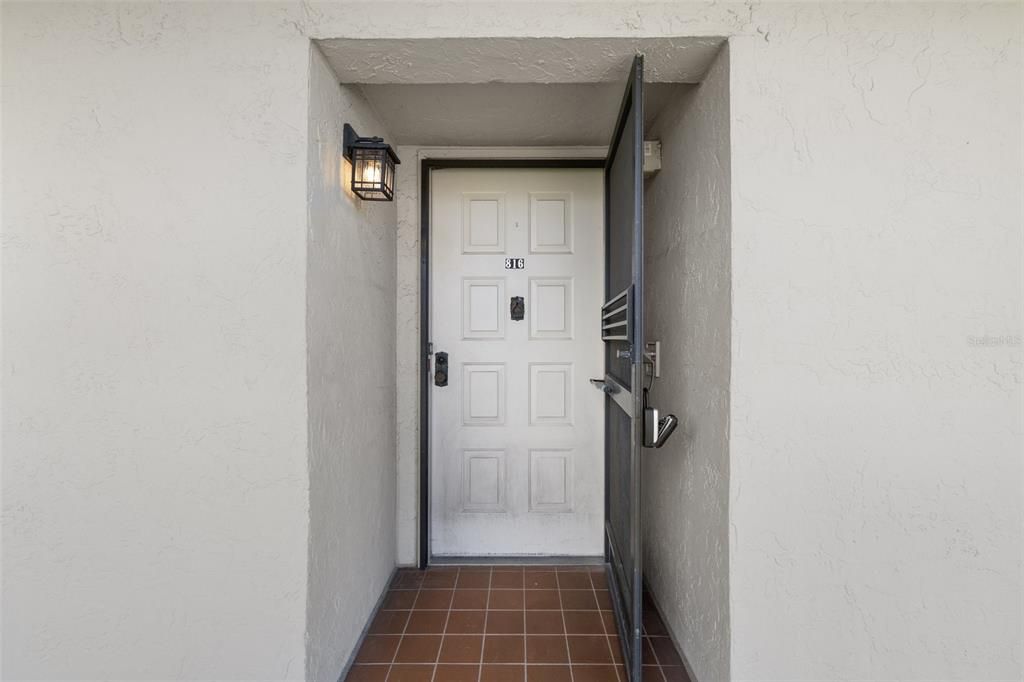 На продажу: $220,000 (2 спален, 2 ванн, 1025 Квадратных фут)