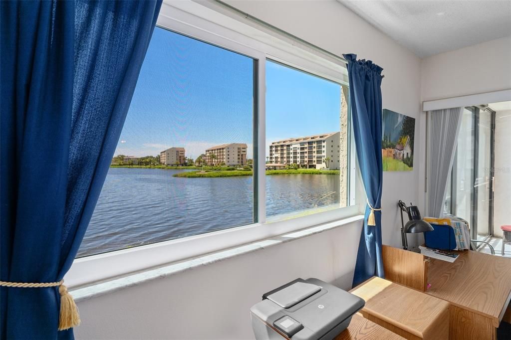 На продажу: $220,000 (2 спален, 2 ванн, 1025 Квадратных фут)