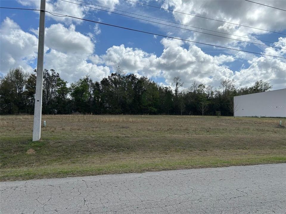 待售: $121,000 (1.10 acres)