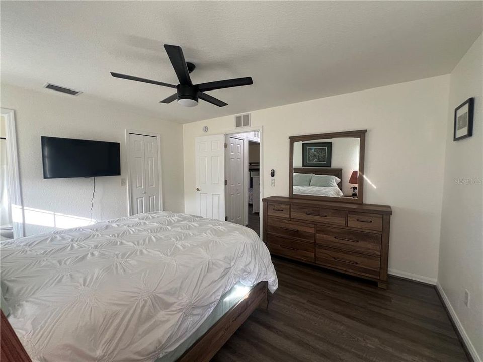 For Sale: $1,499,999 (4 beds, 4 baths, 5239 Square Feet)