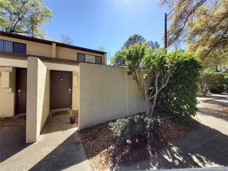 Recently Sold: $147,000 (2 beds, 2 baths, 975 Square Feet)