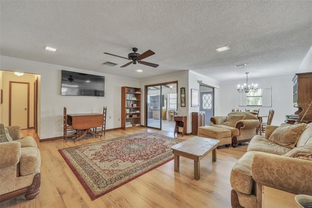 For Sale: $429,000 (2 beds, 2 baths, 1982 Square Feet)