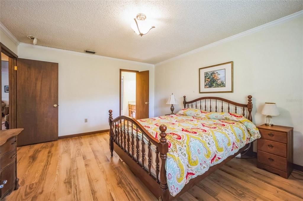 For Sale: $429,000 (2 beds, 2 baths, 1982 Square Feet)