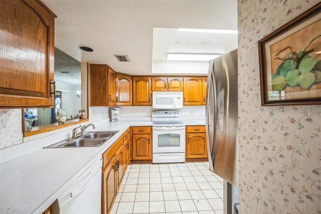 For Sale: $429,000 (2 beds, 2 baths, 1982 Square Feet)