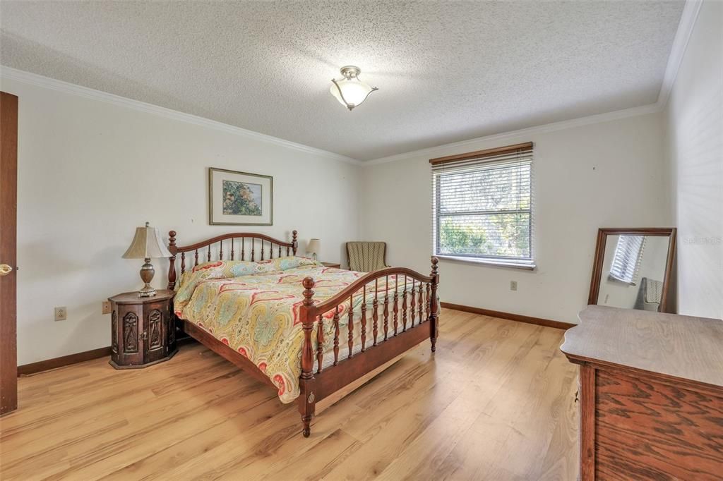 For Sale: $429,000 (2 beds, 2 baths, 1982 Square Feet)