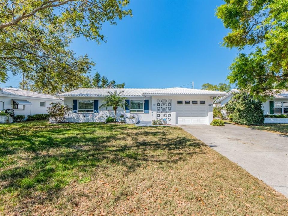 Recently Sold: $385,000 (2 beds, 2 baths, 1267 Square Feet)