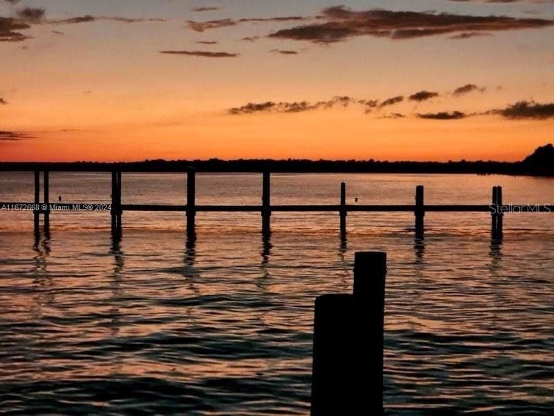 待售: $15,000 (0.23 acres)