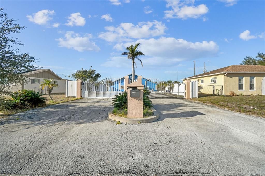 Active With Contract: $1,399,000 (0 beds, 0 baths, 5976 Square Feet)