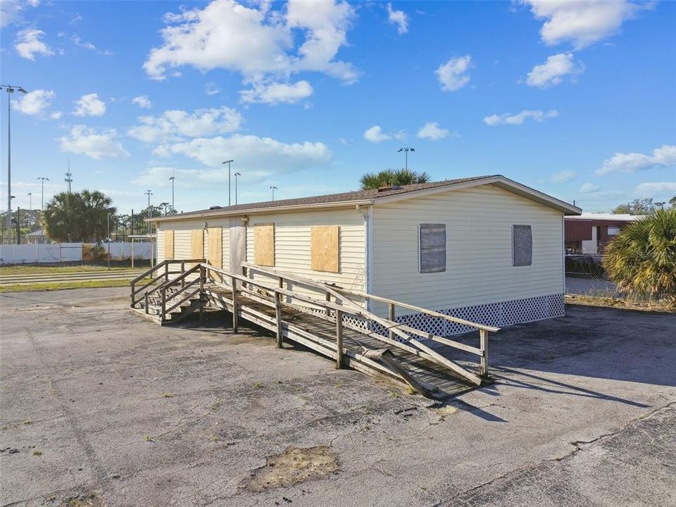 Active With Contract: $1,399,000 (0 beds, 0 baths, 5976 Square Feet)