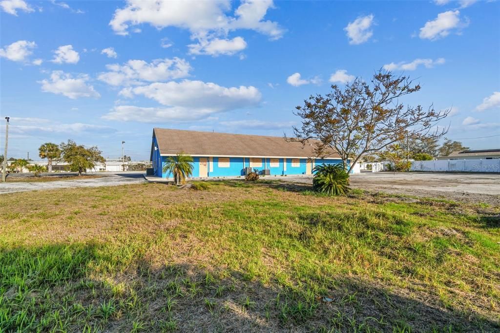 Active With Contract: $1,399,000 (0 beds, 0 baths, 5976 Square Feet)