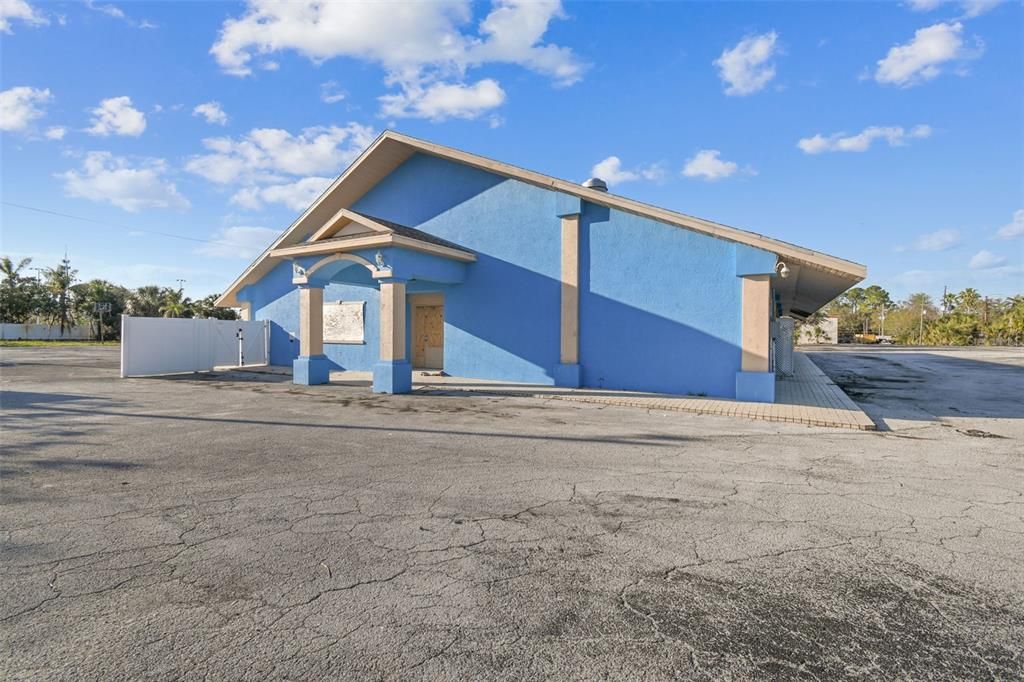 Active With Contract: $1,399,000 (0 beds, 0 baths, 5976 Square Feet)