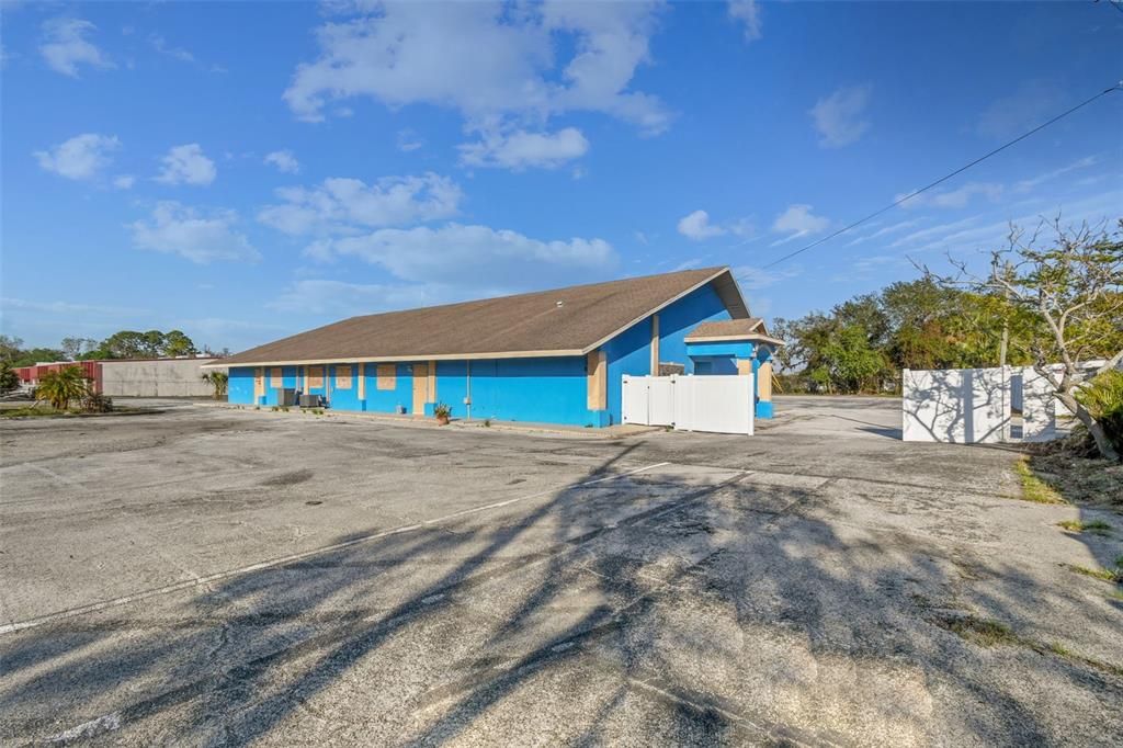 Active With Contract: $1,399,000 (0 beds, 0 baths, 5976 Square Feet)