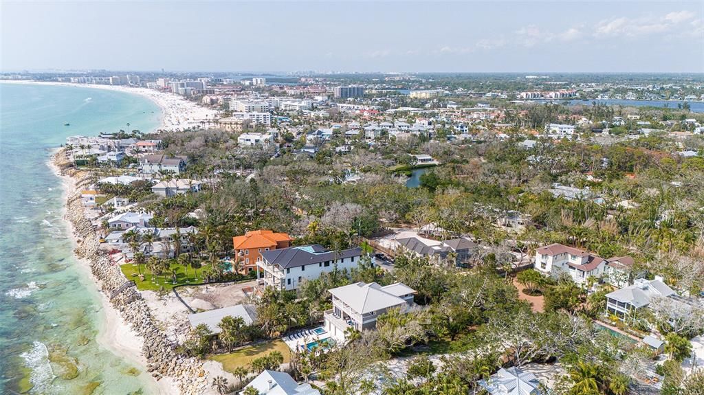 На продажу: $16,000,000 (5 спален, 5 ванн, 5524 Квадратных фут)