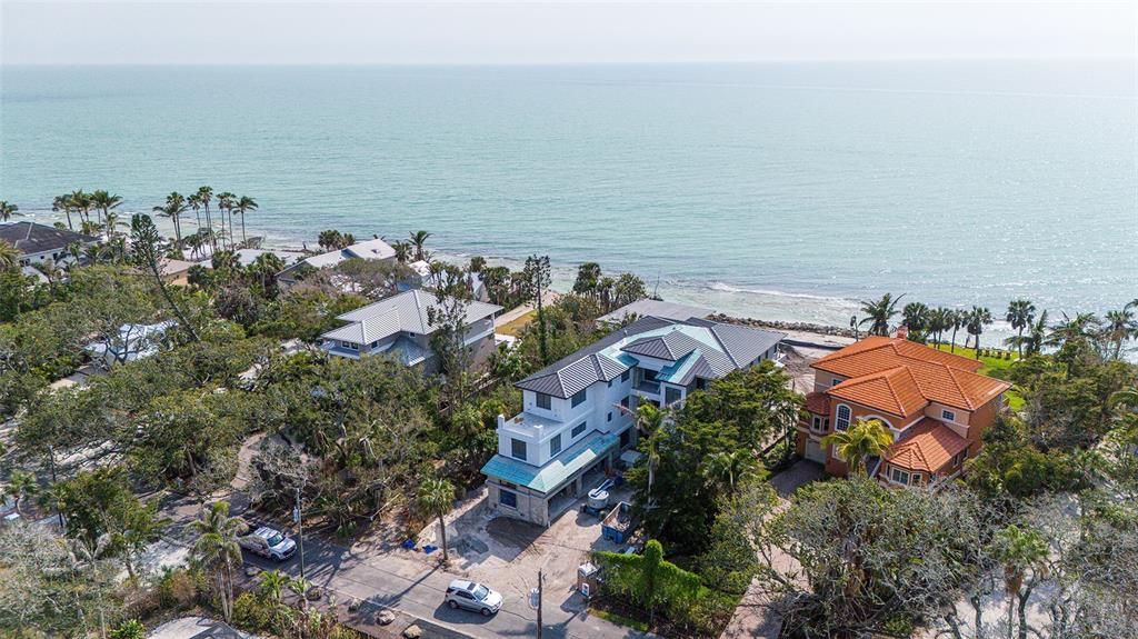 На продажу: $16,000,000 (5 спален, 5 ванн, 5524 Квадратных фут)