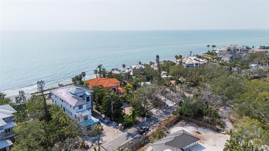 На продажу: $16,000,000 (5 спален, 5 ванн, 5524 Квадратных фут)