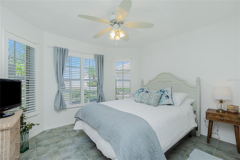 For Rent: $2,300 (2 beds, 2 baths, 1266 Square Feet)