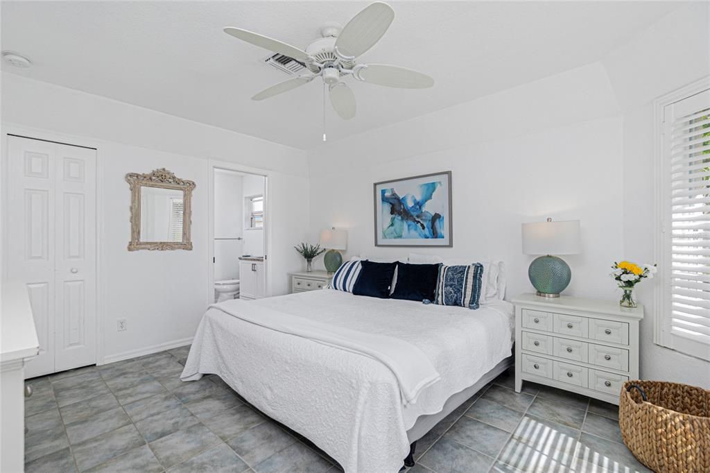 For Rent: $2,300 (2 beds, 2 baths, 1266 Square Feet)