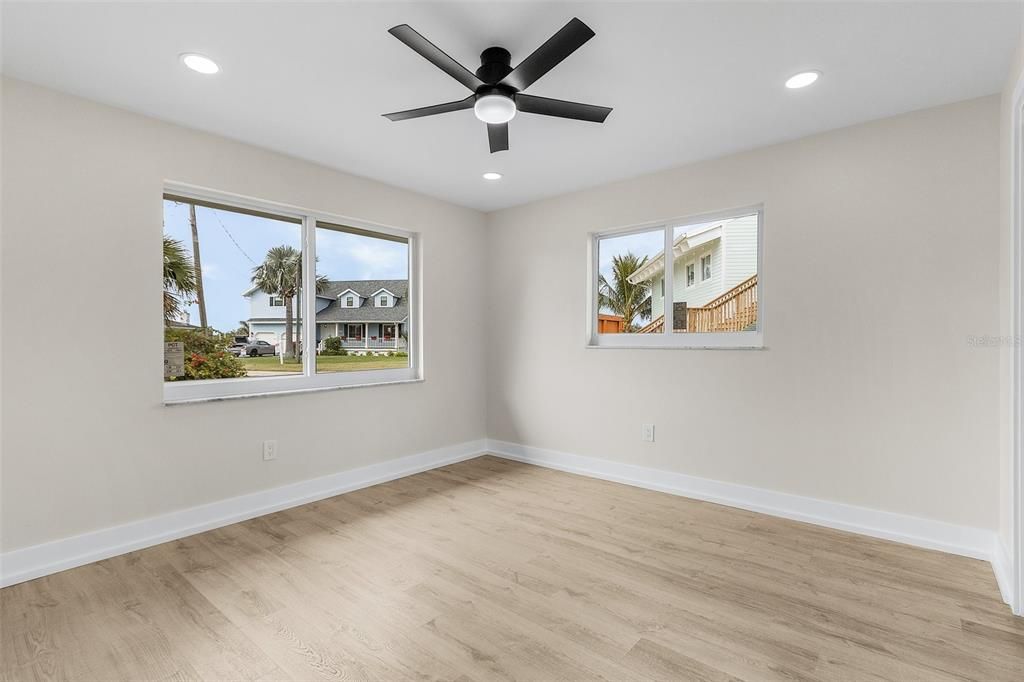 For Sale: $499,000 (3 beds, 2 baths, 1554 Square Feet)