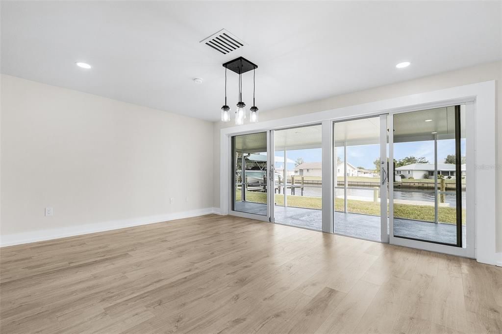 For Sale: $499,000 (3 beds, 2 baths, 1554 Square Feet)