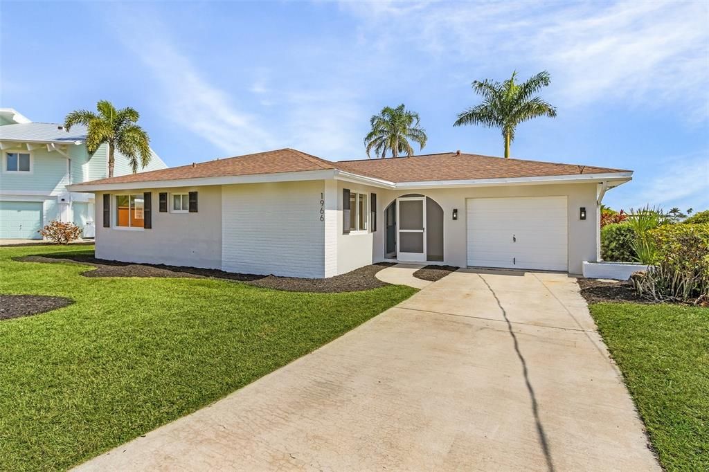 For Sale: $499,000 (3 beds, 2 baths, 1554 Square Feet)