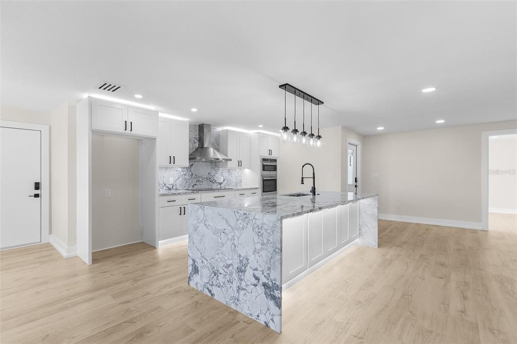 For Sale: $499,000 (3 beds, 2 baths, 1554 Square Feet)