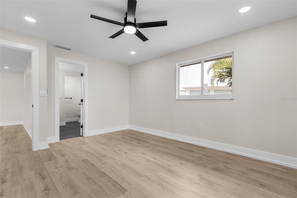 For Sale: $499,000 (3 beds, 2 baths, 1554 Square Feet)