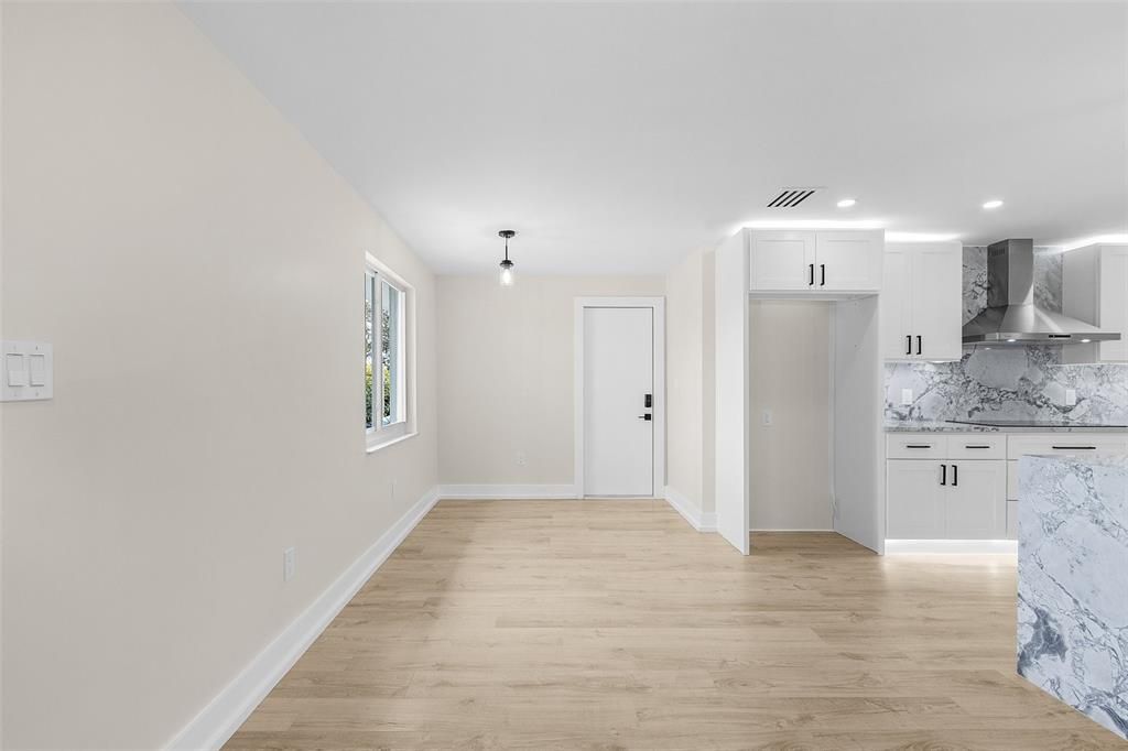 For Sale: $499,000 (3 beds, 2 baths, 1554 Square Feet)