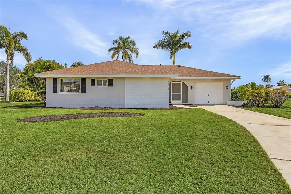 For Sale: $499,000 (3 beds, 2 baths, 1554 Square Feet)