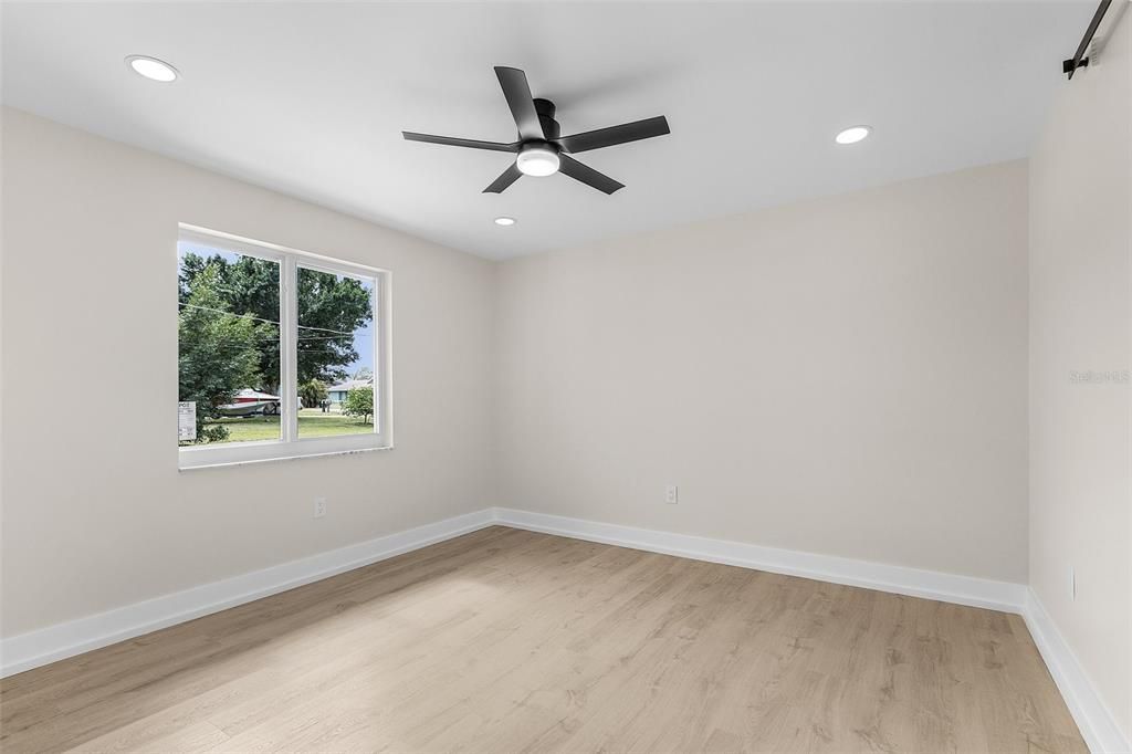 For Sale: $499,000 (3 beds, 2 baths, 1554 Square Feet)