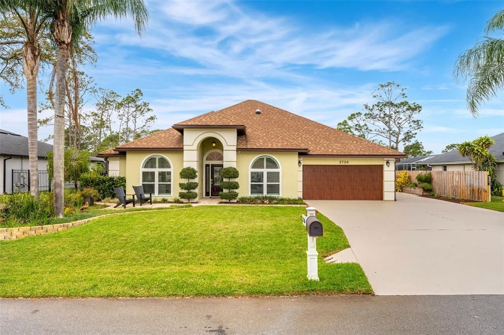 Недавно продано: $645,000 (4 спален, 2 ванн, 2496 Квадратных фут)