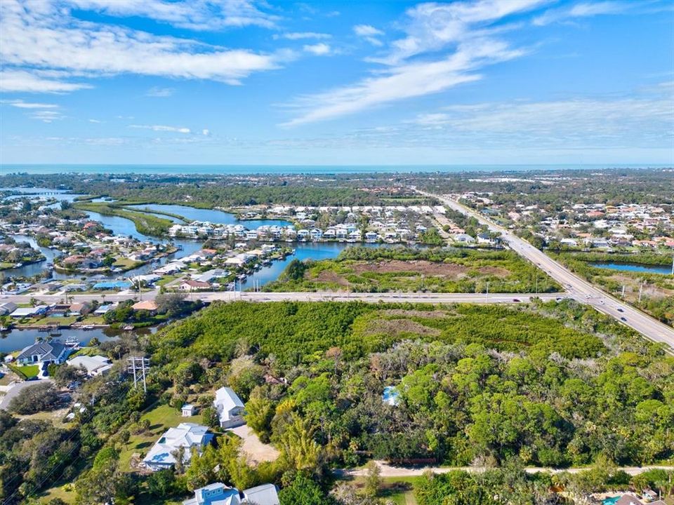 合同活跃: $99,000 (0.52 acres)