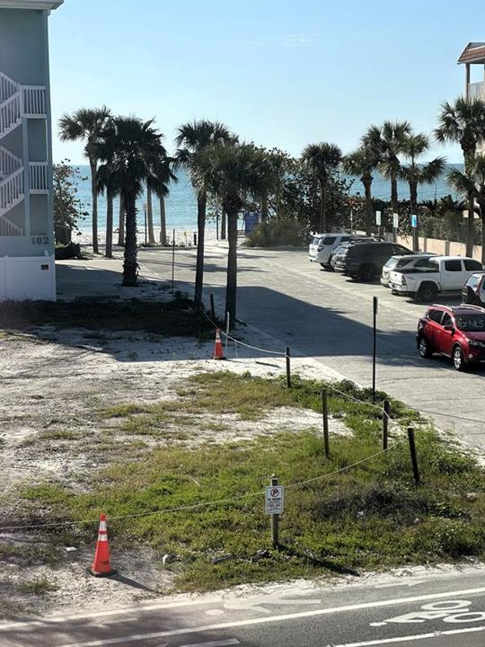 На продажу: $2,499,000 (0.13 acres)