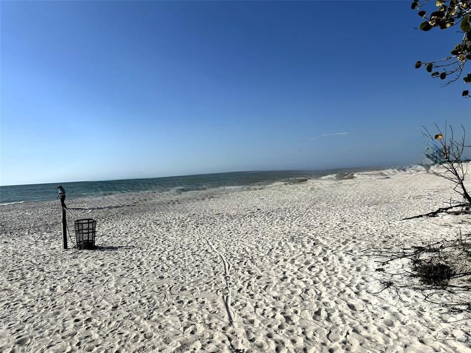 На продажу: $2,499,000 (0.13 acres)