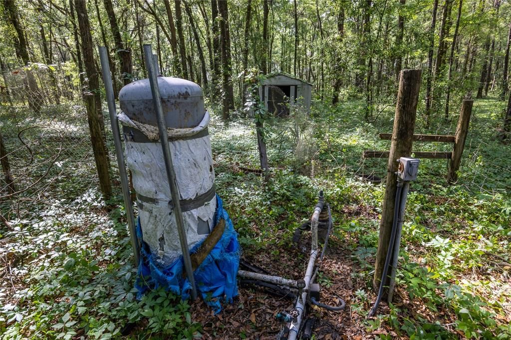 На продажу: $390,000 (4.01 acres)