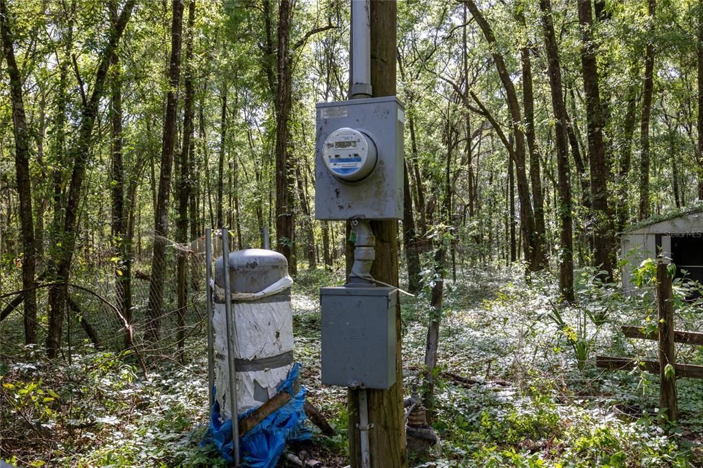 На продажу: $390,000 (4.01 acres)