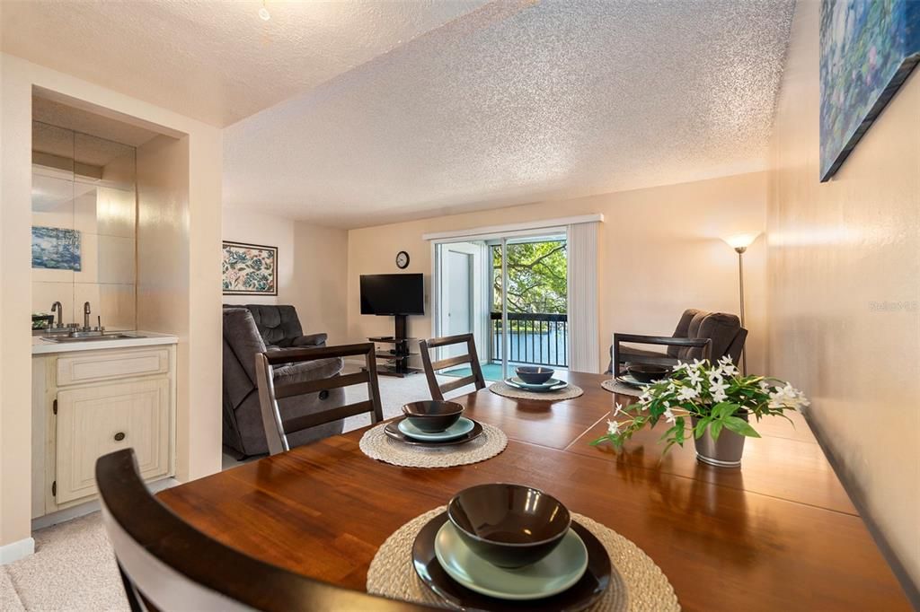 待售: $169,000 (2 贝兹, 2 浴室, 1260 平方英尺)