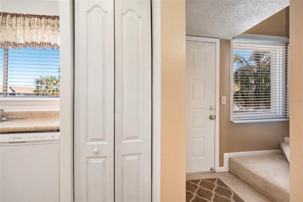 待售: $169,000 (2 贝兹, 2 浴室, 1260 平方英尺)