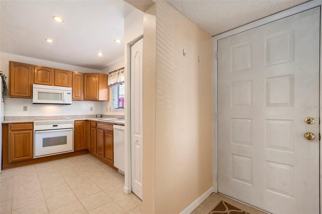 待售: $169,000 (2 贝兹, 2 浴室, 1260 平方英尺)