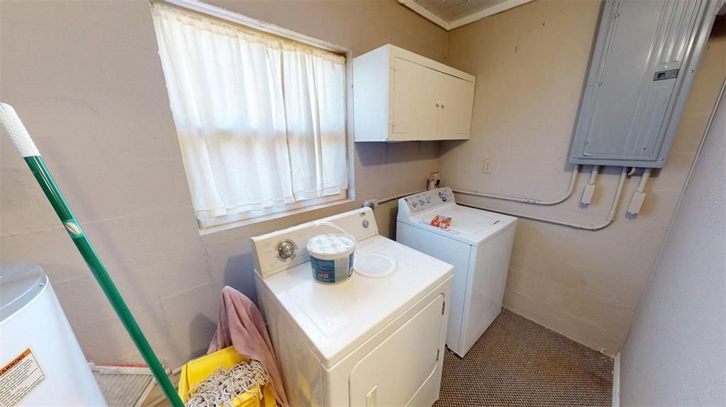 На продажу: $325,000 (3 спален, 2 ванн, 1404 Квадратных фут)