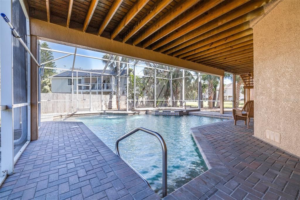 Под контрактом: $745,000 (4 спален, 3 ванн, 2806 Квадратных фут)