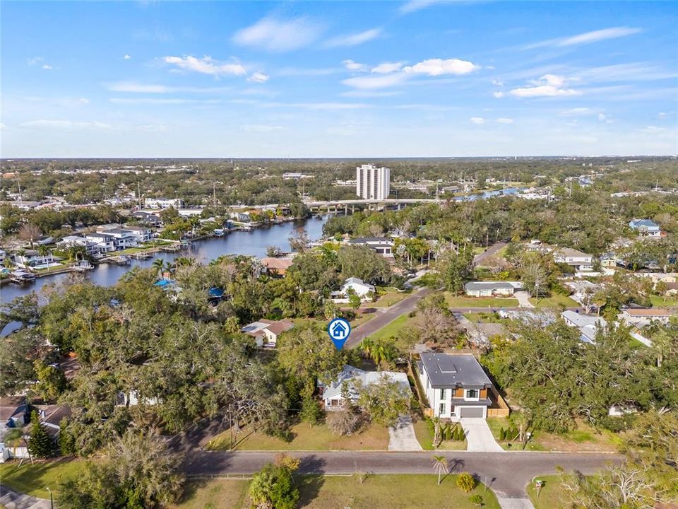 合同活跃: $3,750 (3 贝兹, 2 浴室, 1751 平方英尺)