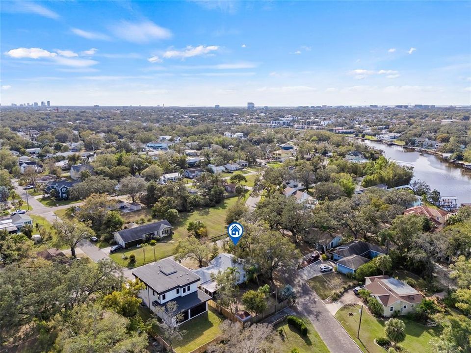 合同活跃: $3,750 (3 贝兹, 2 浴室, 1751 平方英尺)