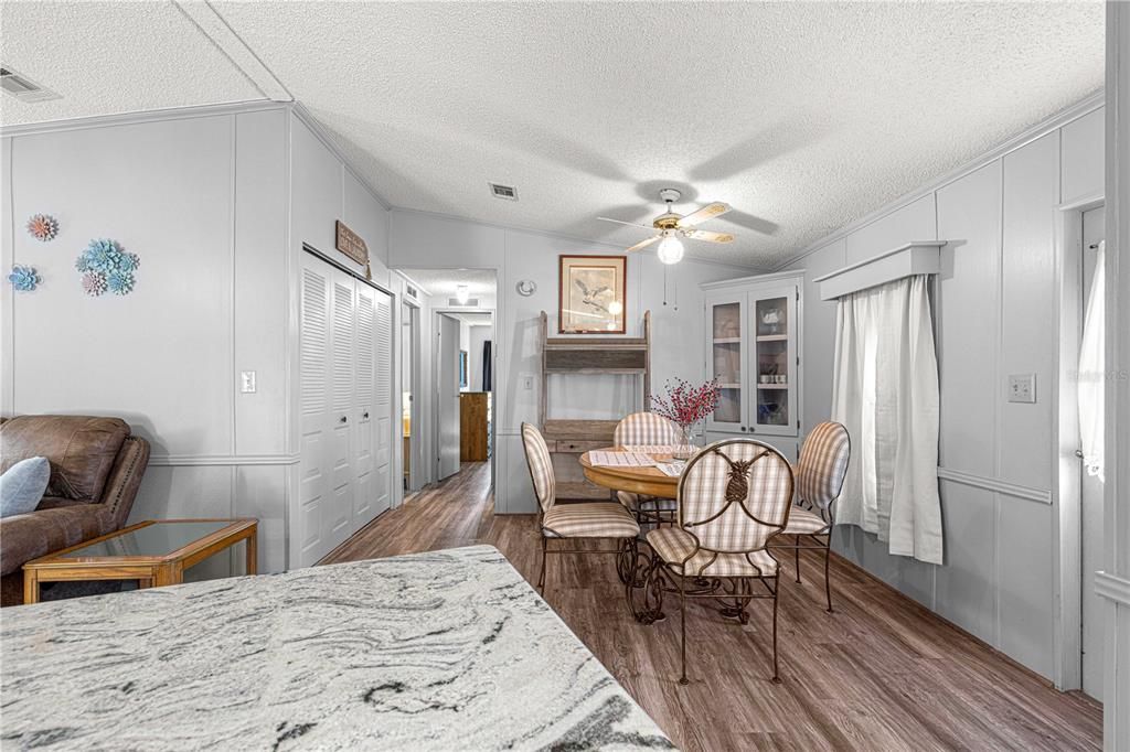 Active With Contract: $159,900 (2 beds, 2 baths, 946 Square Feet)