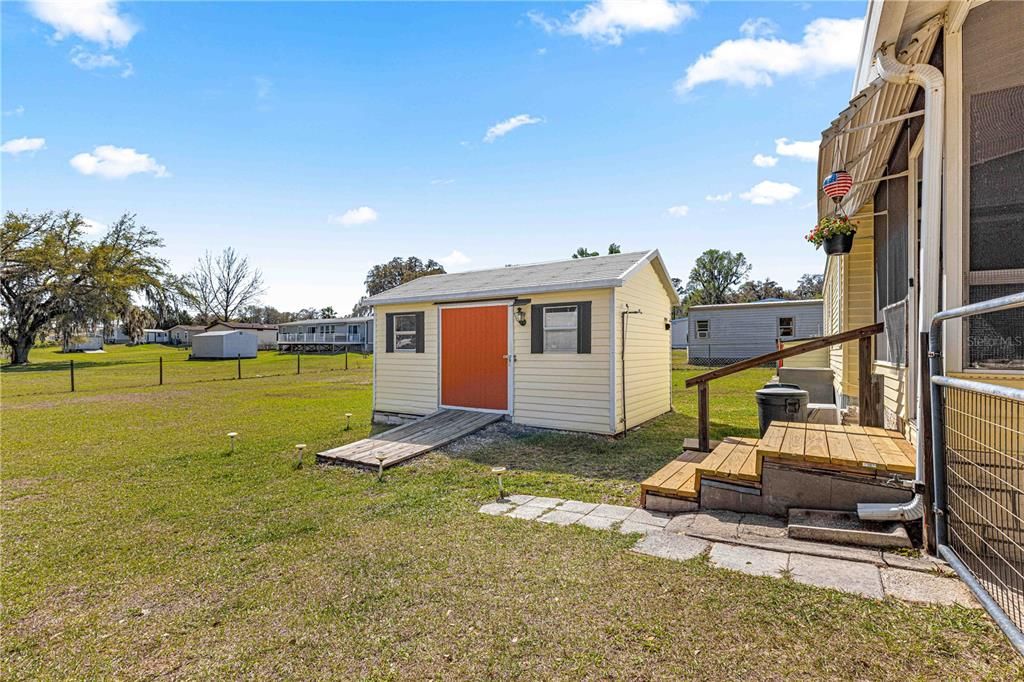 Active With Contract: $159,900 (2 beds, 2 baths, 946 Square Feet)