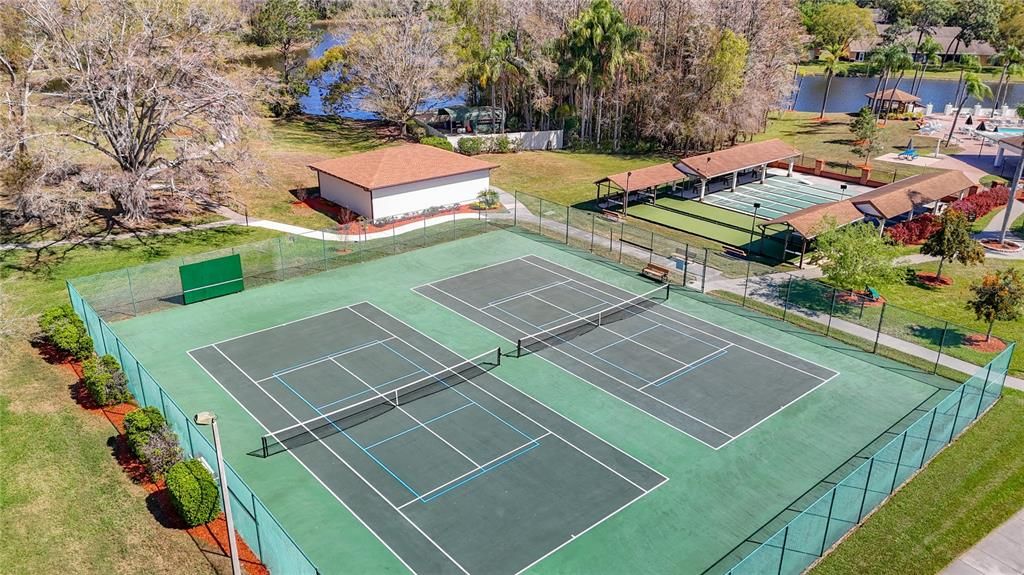 合同活跃: $165,000 (2 贝兹, 2 浴室, 1174 平方英尺)