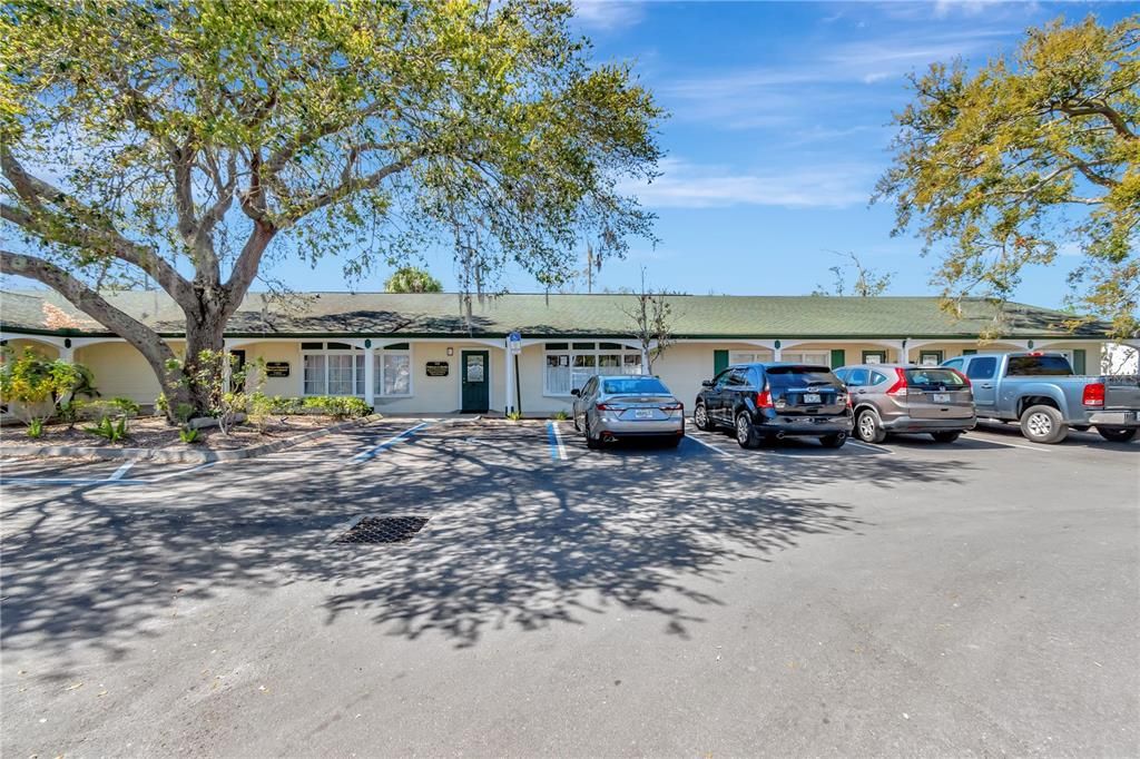 待售: $265,000 (0 贝兹, 0 浴室, 1106 平方英尺)