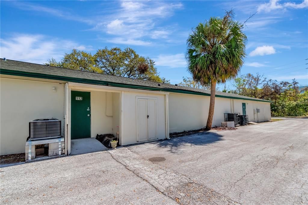 待售: $265,000 (0 贝兹, 0 浴室, 1106 平方英尺)