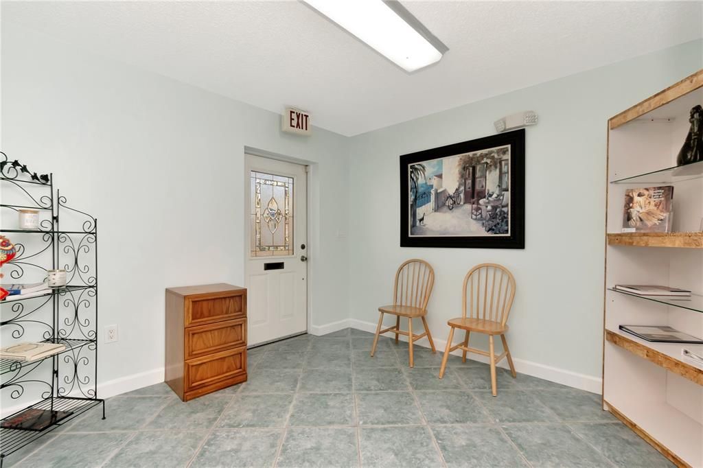 待售: $265,000 (0 贝兹, 0 浴室, 1106 平方英尺)